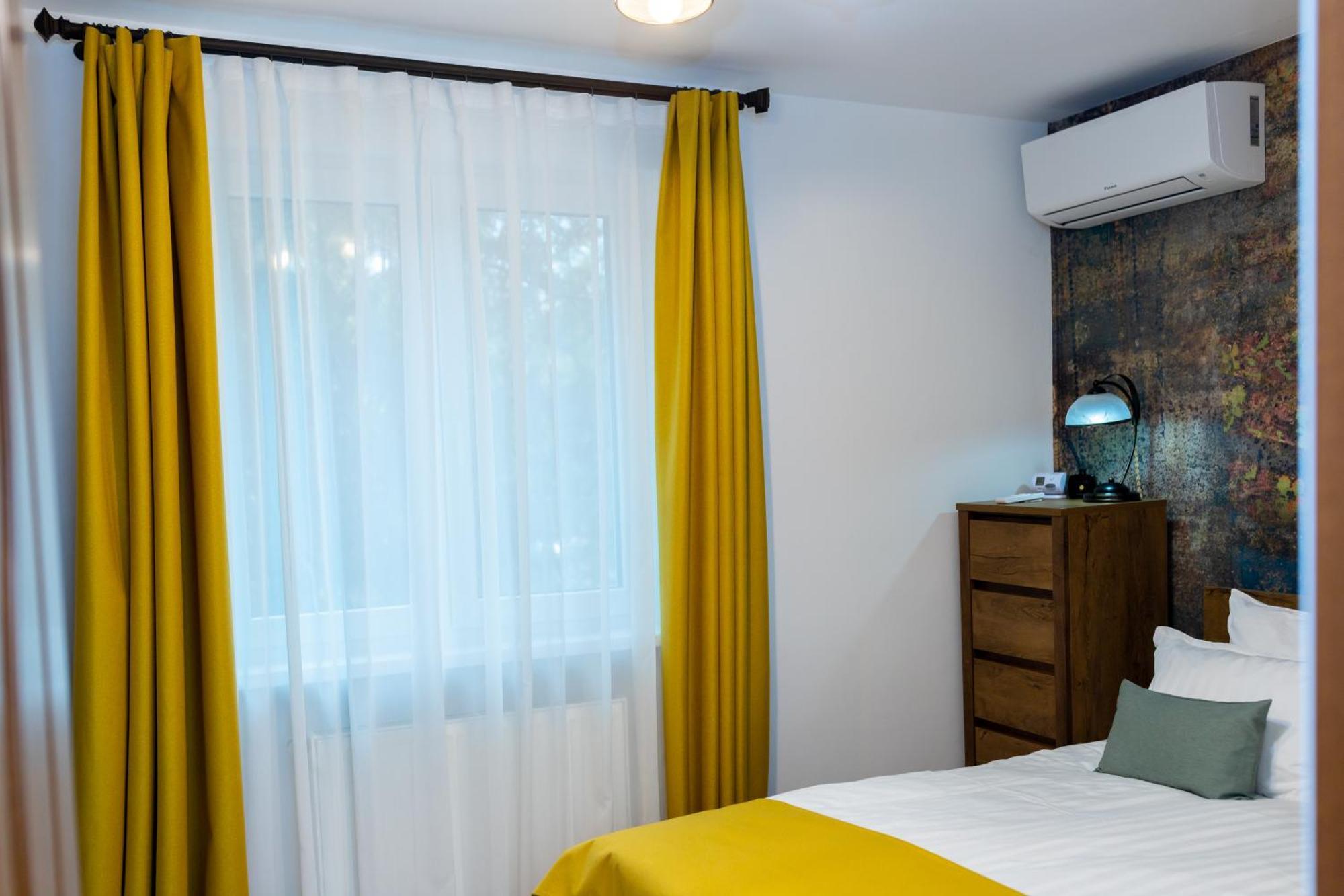 Apartament Octavia Хунедоара Экстерьер фото