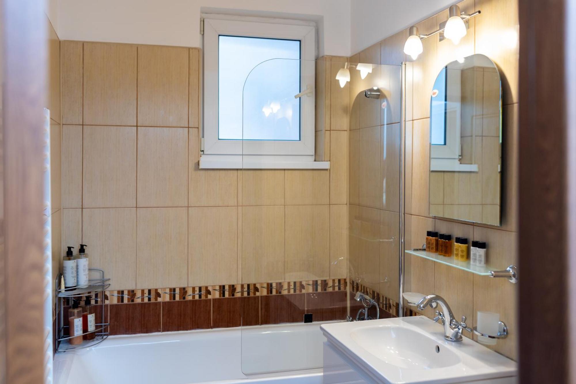 Apartament Octavia Хунедоара Экстерьер фото