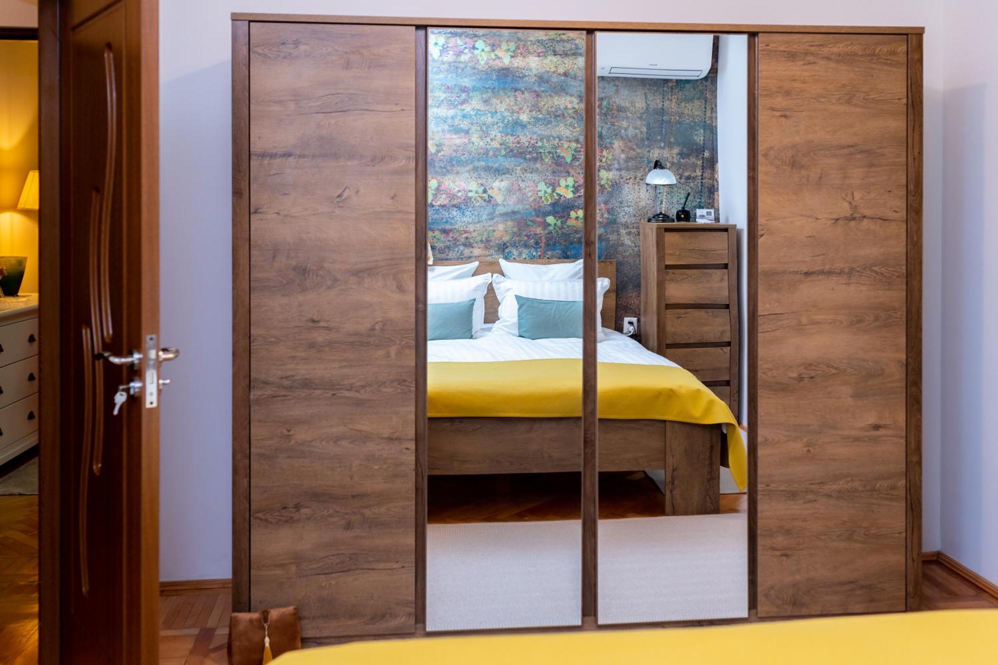 Apartament Octavia Хунедоара Экстерьер фото